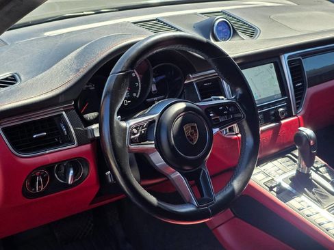 Used 2016 Porsche Macan Turbo image 16