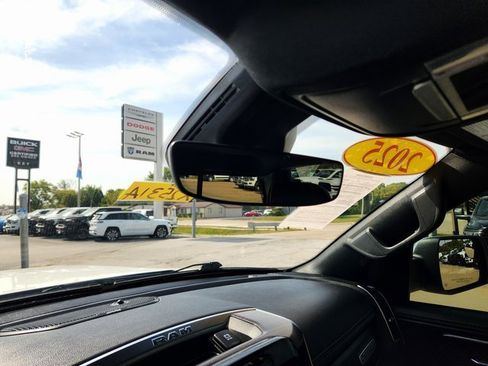 Used 2025 RAM 1500 Laramie image 14