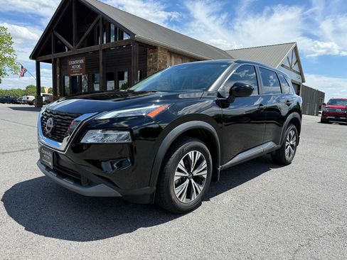 Used 2023 Nissan Rogue SV FWD image 2