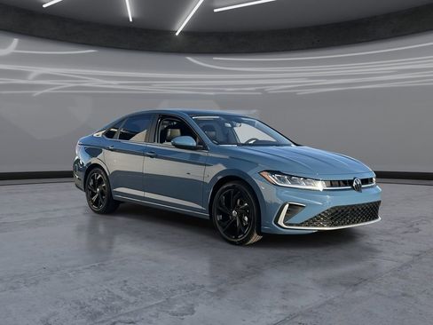 New 2026 Volkswagen Jetta SE FWD image 2
