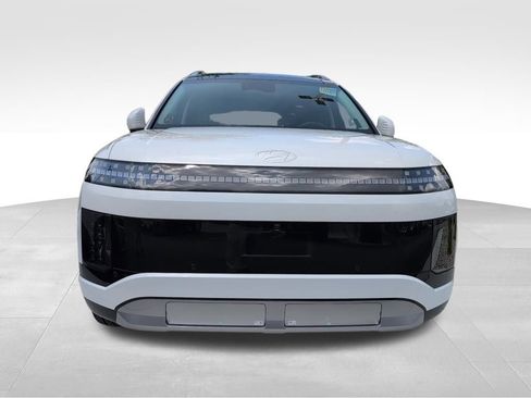 New 2026 Hyundai Ioniq 9 Limited image 2