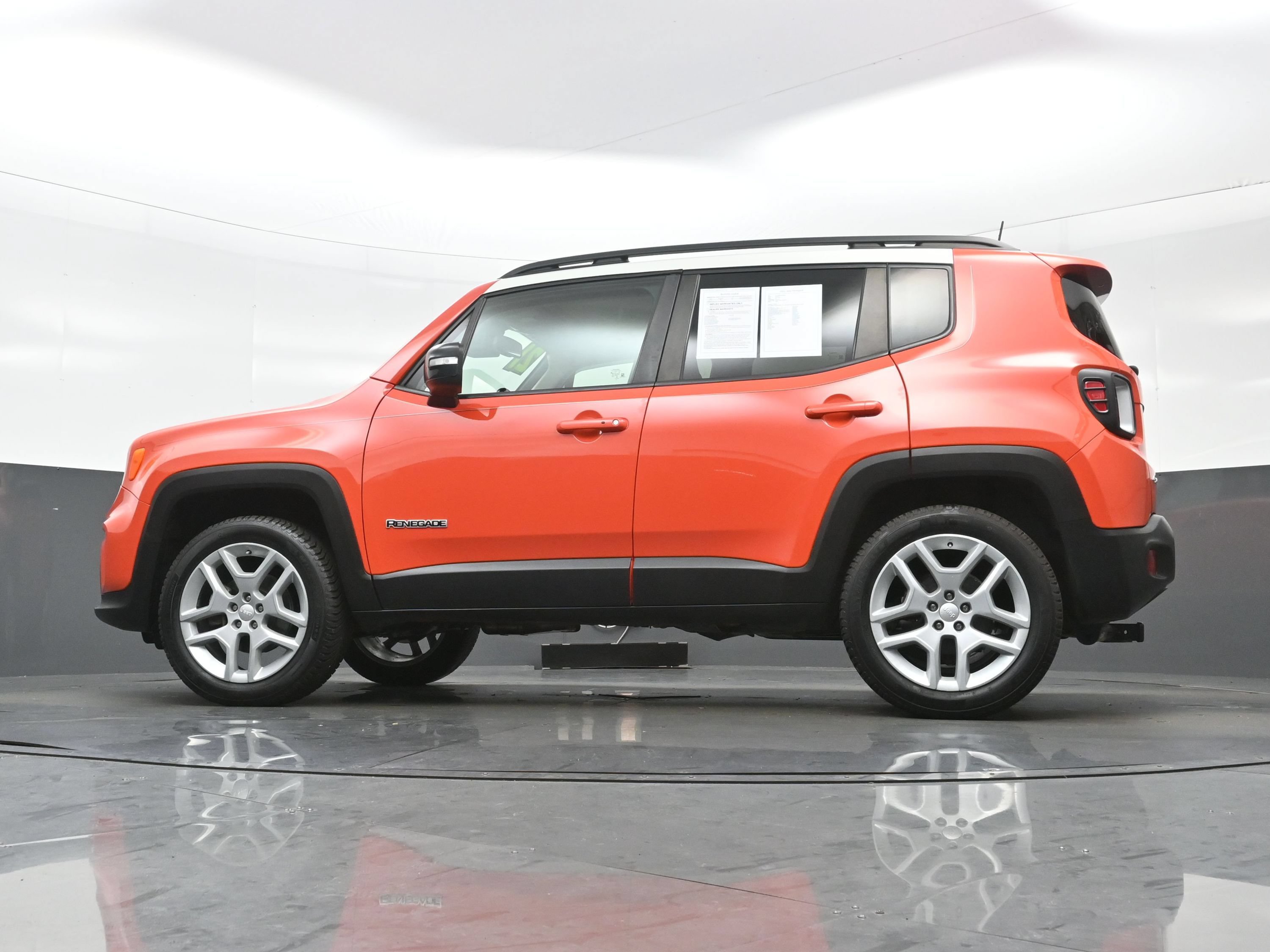 Used 2021 Jeep Renegade Latitude AWD/4WD image 25