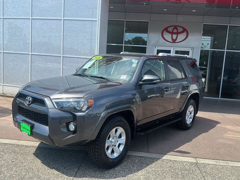 Used 2018 Toyota 4Runner SR5 Premium AWD/4WD image 2