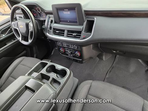 Used 2022 Chevrolet Suburban LS RWD image 17