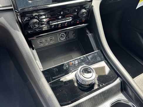 New 2026 Jeep Grand Cherokee L Laredo AWD/4WD image 18