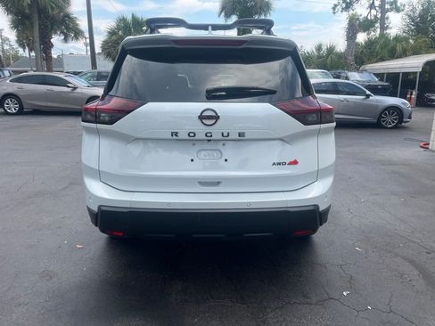 Used 2025 Nissan Rogue SV AWD/4WD image 4