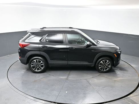 Used 2025 Chevrolet TrailBlazer LT w/ Driver Confidence Package image 44