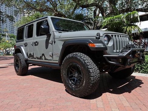 Used 2018 Jeep Wrangler Unlimited Sport AWD/4WD image 17