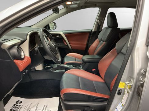 Used 2014 Toyota RAV4 Limited image 9