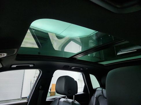 Used 2023 Audi SQ5 Prestige image 15