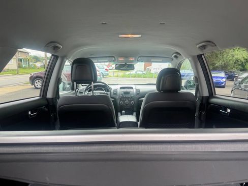 Used 2011 Kia Sorento 2WD w/ Convenience Pkg image 17