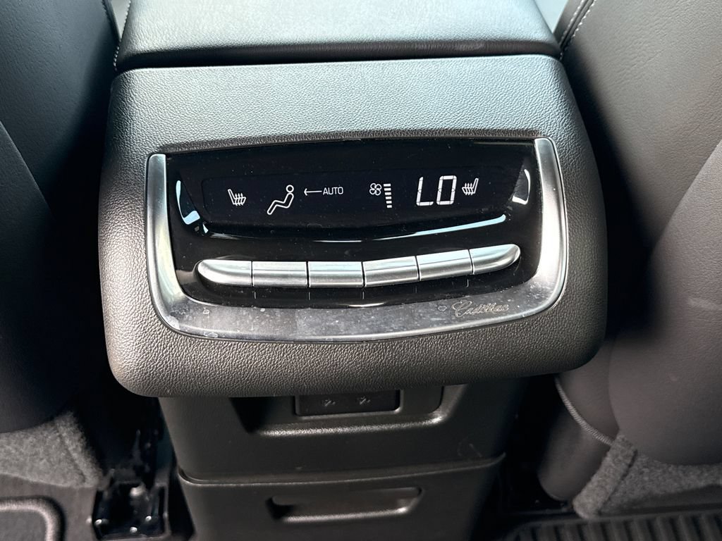 Certified 2025 Cadillac XT6 Premium Luxury FWD image 24