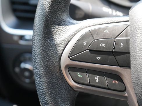 Used 2019 Jeep Cherokee Latitude w/ Popular Appearance Group AWD/4WD image 71