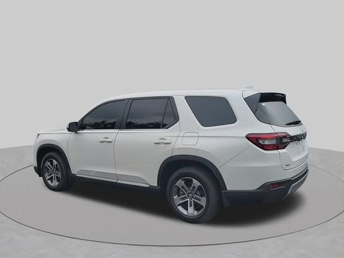 Used 2024 Honda Pilot EX-L image 6