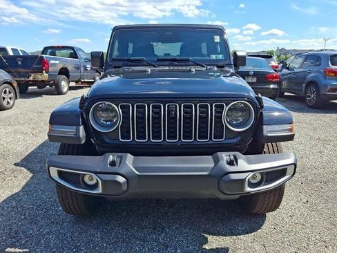 Used 2026 Jeep Wrangler Unlimited Sahara AWD/4WD image 2