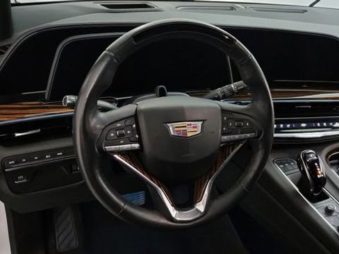 Certified 2024 Cadillac Escalade Premium Luxury image 13