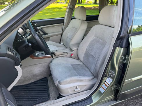 Used 2005 Subaru Outback 2.5i image 10