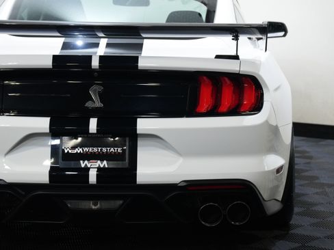 Used 2020 Ford Mustang Shelby GT500 w/ Carbon Fiber Track Pack RWD image 17