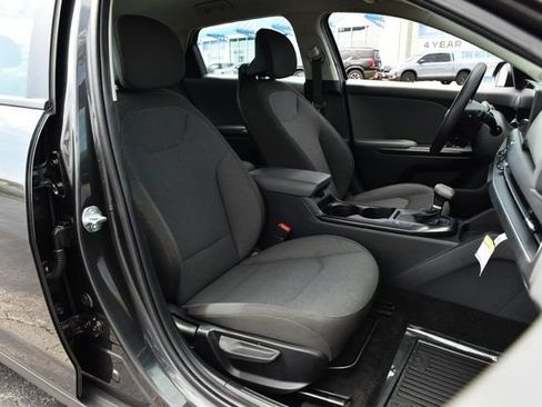 Used 2025 Kia K4 FWD image 20