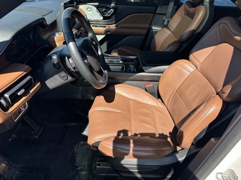 Used 2023 Lincoln Aviator Reserve w/ Equipment Group 201A AWD/4WD image 19