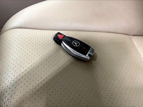 Used 2011 Mercedes-Benz GLK 350 2WD image 11