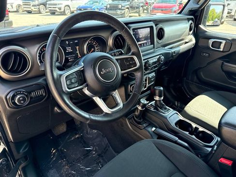 Used 2020 Jeep Gladiator Sport w/ Quick Order Package 24S AWD/4WD image 2