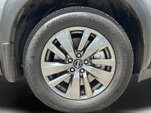 Used 2025 Nissan Pathfinder SV w/ SV Premium Package FWD image 32