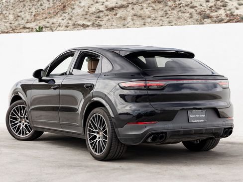 Certified 2021 Porsche Cayenne Coupe image 3