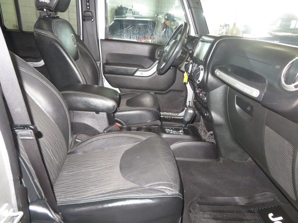 Used 2015 Jeep Wrangler Unlimited Sport AWD/4WD image 31