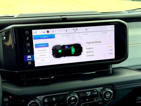 Used 2024 Jeep Wrangler Unlimited Sahara image 31