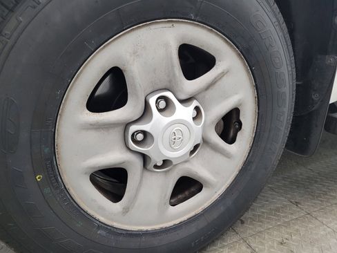 Used 2017 Toyota Tundra SR5 w/ SR5 Upgrade Package image 31