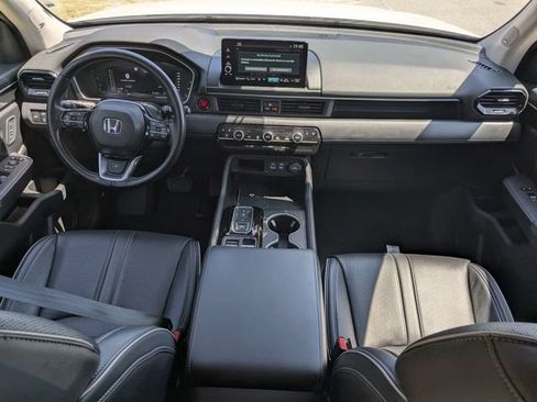 Used 2023 Honda Pilot Elite image 16