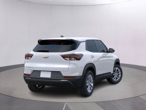 New 2026 Chevrolet TrailBlazer LS w/ LS Convenience Package FWD image 4