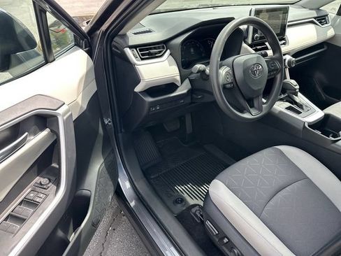 Used 2024 Toyota RAV4 XLE w/ Convenience Package FWD image 9