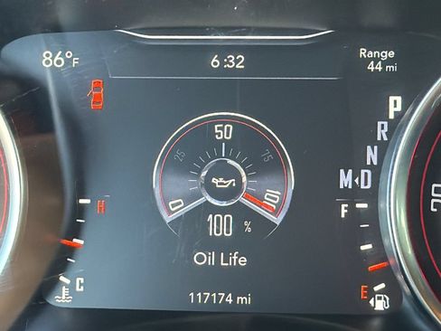 Used 2018 Dodge Challenger R/T w/ Performance Handling Group RWD image 31