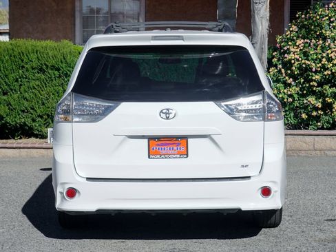 Used 2016 Toyota Sienna SE image 7