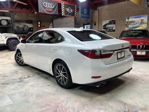 Used 2018 Lexus ES 350 w/ Luxury Package w/Wood Trim FWD image 5