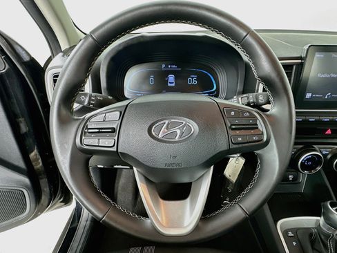 Used 2023 Hyundai Venue SEL FWD image 11