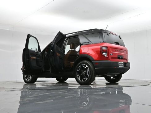 Used 2023 Ford Bronco Sport Outer Banks w/ Tech Package image 3