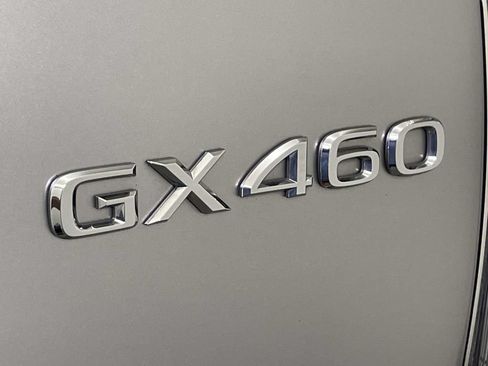Used 2023 Lexus GX 460 Premium w/ Premium Package AWD/4WD image 11