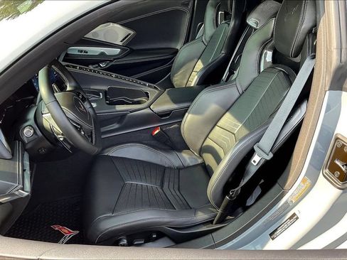 Used 2025 Chevrolet Corvette Stingray Preferred Cpe w/ Z51 Performance Package RWD image 24