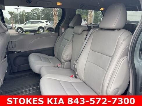 Used 2015 Toyota Sienna XLE Premium FWD image 13