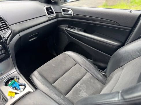 Certified 2021 Jeep Grand Cherokee Laredo X image 12