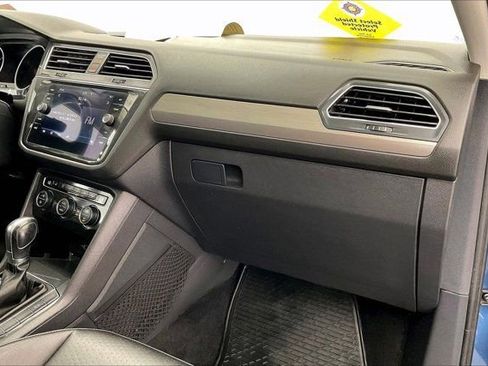 Used 2019 Volkswagen Tiguan SE w/ Panoramic Sunroof Package image 16
