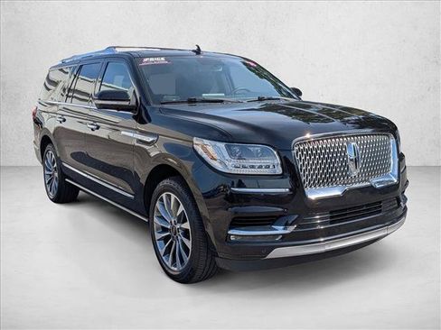 Used 2018 Lincoln Navigator L Select AWD/4WD image 3