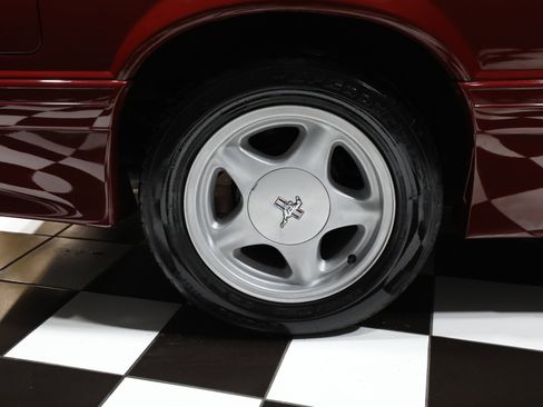 Used 1990 Ford Mustang GT RWD image 35
