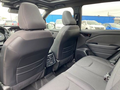 Used 2025 Subaru Forester Premium AWD/4WD image 15