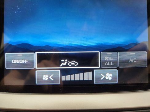 Used 2024 Subaru Crosstrek 2.0i Premium image 21