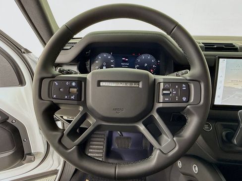 Used 2025 Land Rover Defender 110 S AWD/4WD image 12