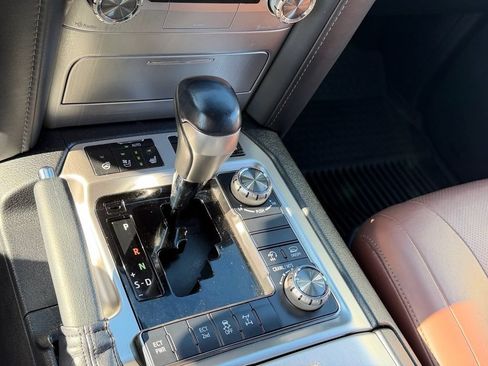 Used 2020 Toyota Land Cruiser AWD/4WD image 23